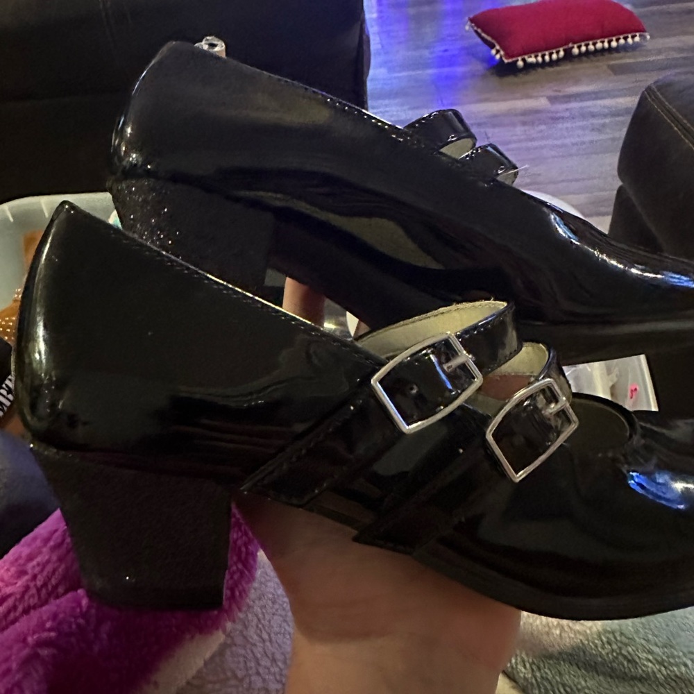 NEW - Youth size 2 black dress shoes